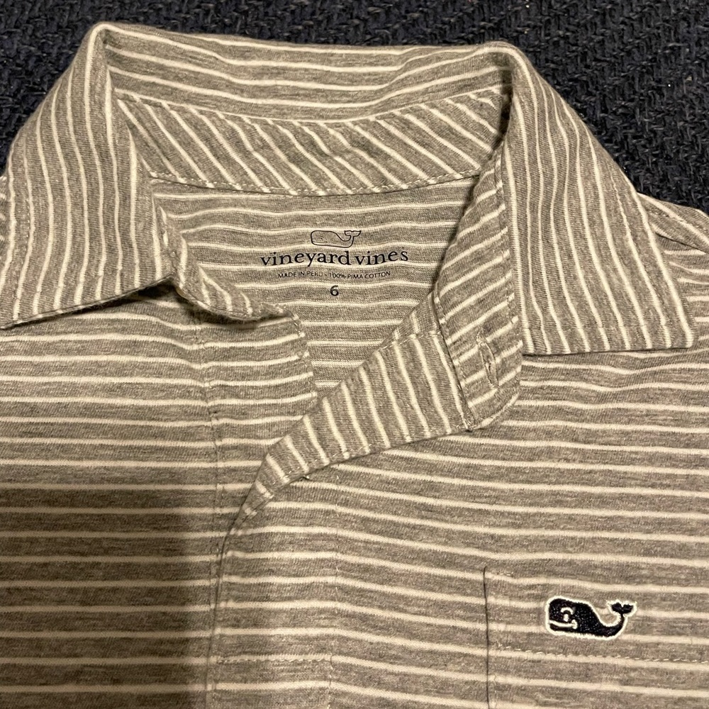 Vineyard Vines Grey and White Striped Polo for boys - Picture 3 of 5